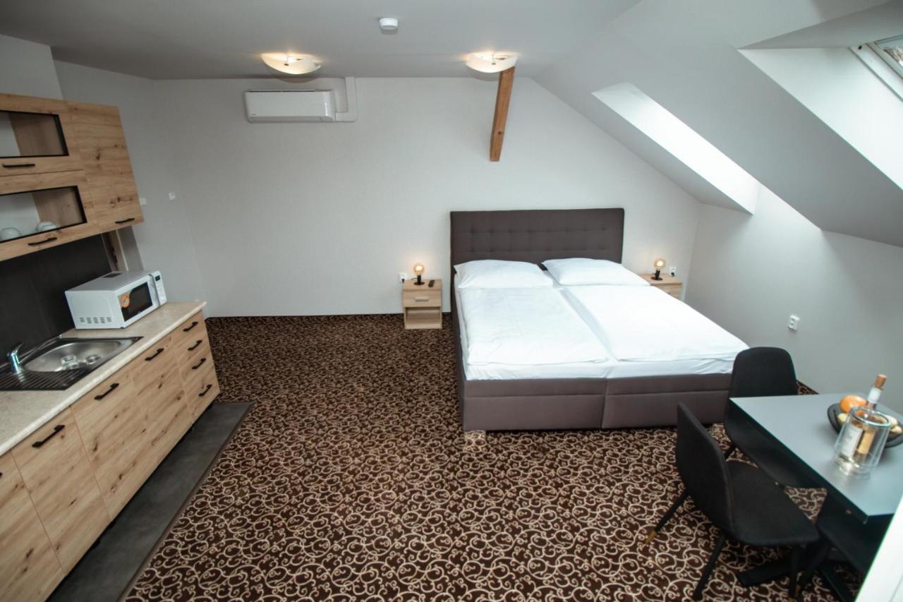 Hotel Brixen Прага Екстер'єр фото