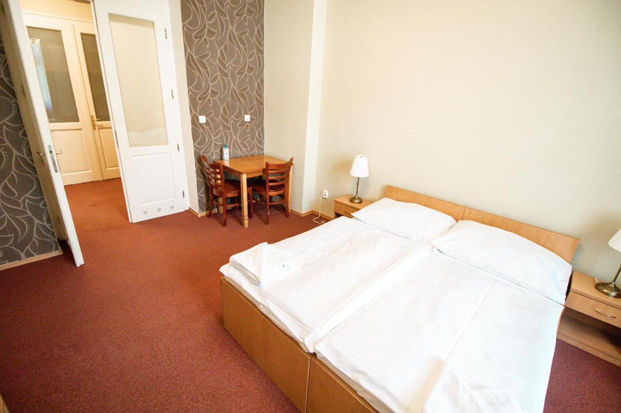 Hotel Brixen Прага Екстер'єр фото