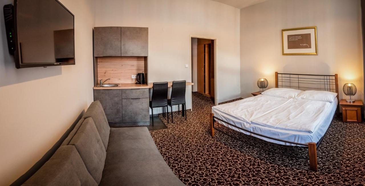 Hotel Brixen Прага Екстер'єр фото