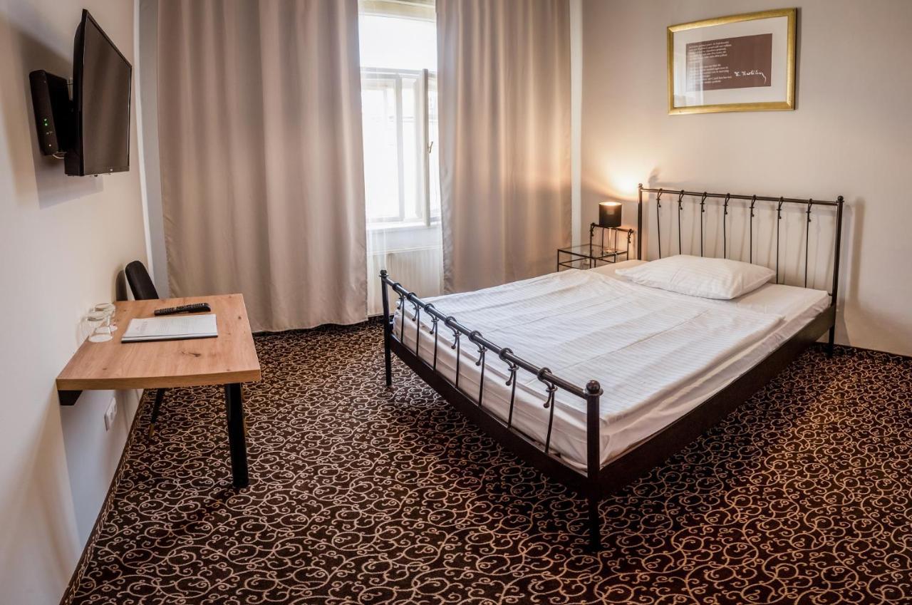 Hotel Brixen Прага Екстер'єр фото