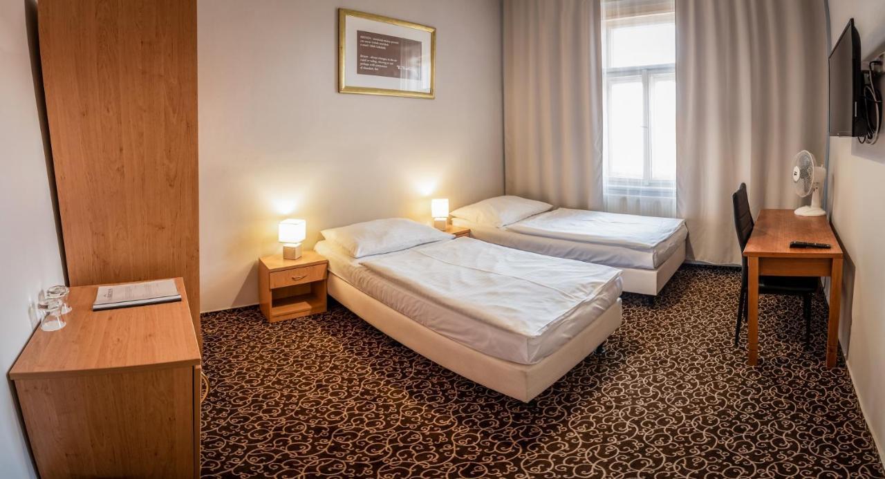 Hotel Brixen Прага Екстер'єр фото