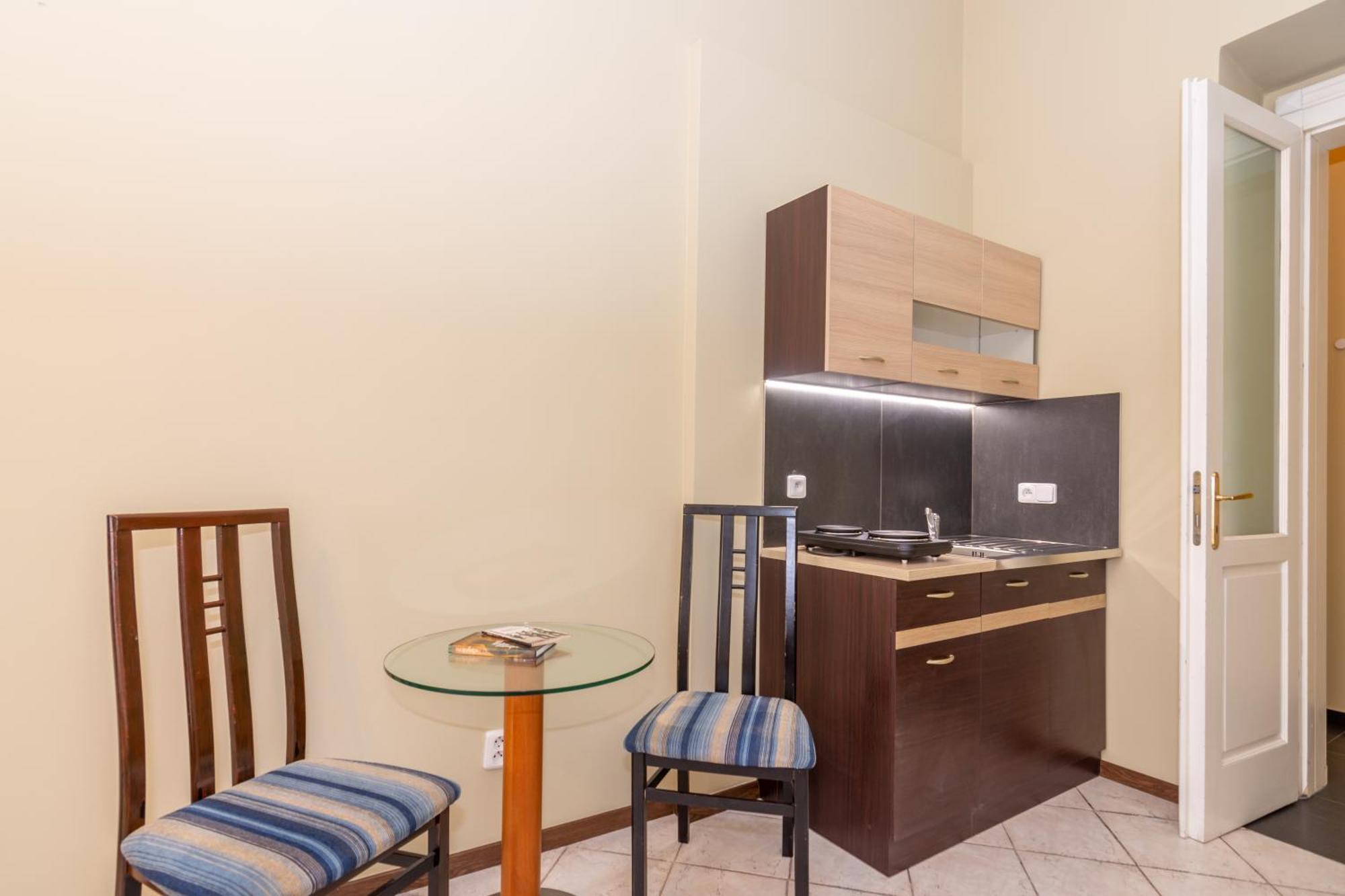 Hotel Brixen Прага Екстер'єр фото